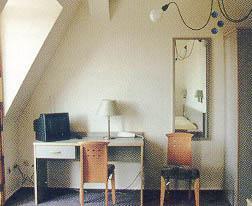 East Side Hotel Berlin Room photo