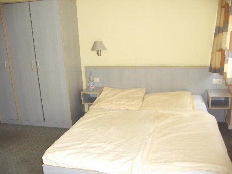 East Side Hotel Berlin Exterior photo